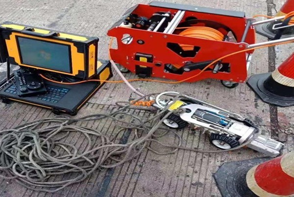 浮梁CCTV管道检测机器人